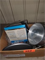 LOT BAKING PANS- CAKE & OTHERS