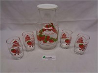 Strawberry Short Cake PItcher & 4 Juice Glasses