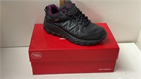 NEW WOMENS NEW BALANCE SHOES SIZE 8 - IN BOX
