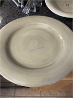 8 earthenware plates and 6 side dishes