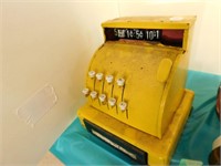 CHILDS VINTAGE TIN CASH REGISTER NEEDS REPAIR