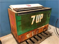 Vintage 7 up Pop Machine
