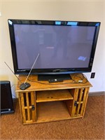 Vizio Flatscreen TV w/Remote, TV Stand, 42"