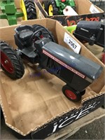 1995 Farm toy show tractor