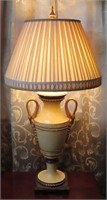 URN STYLE TABLE LAMP WITH SHADE