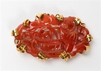 CHINESE CARNELIAN & 18K YELLOW GOLD BROOCH