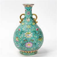 CHINESE QING STYLE FAMILLE VERTE PORCELAIN VASE