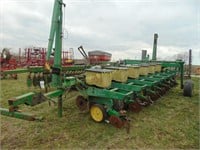 JOHN DEERE 7000 8 ROW 30" PLANTER END TRANSPORT