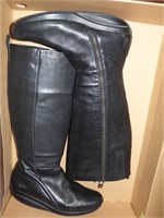 Pair of Womens MBT Boots Size 11