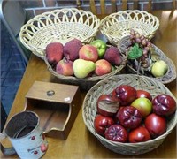 Basket & Fruit Lot