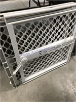 Plastic safety fence, 26" tall
