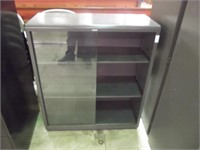 glass front cabnet 36in x15in x 42in