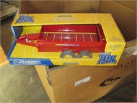 Ertl Manure Spreader