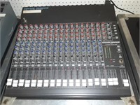 MACKIE CR1604 16 CHANNEL MIC/LINE MIXER W/CASE