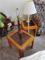 2 glasstop end / side tables and 2 lamps
