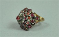 14K VICTORIAN RED STONE CLUSTER RING