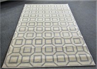5' by 7' area rug