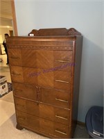Dresser w/5 drawers-approx 60"Tx33"Wx18"D