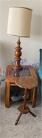 End table, lamp, round stand