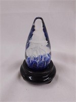 Pointed dome paper weight. Blue and white