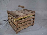 OLD EGG CRATE