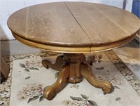Circa 1900 1/4 cut Oak Round Dinning Table