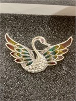 Swan pin