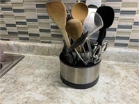 Lazy Susan utensil holder (full of utensils)