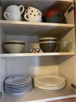 Contents of cupboard (Pampered Chef)