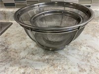 Pampered chef strainers