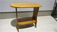 MAPLE OVAL TOP SIDE TABLE
