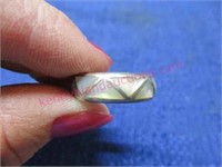 sterling silver mother-of-pearl ring - size 7