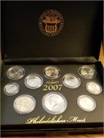 2007 Phil. Mint Coin Set in Nice Display