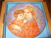 1985 Edna Hibel Mothers Day Plate