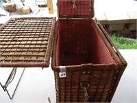 Neat Picnic Basket with 2 Tables