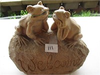Garden Frogs/Welcome Sign