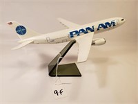Display Pan Am A300 w/ 3 3/4" Stand