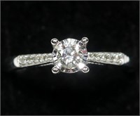 10K White gold round brilliant cut diamond