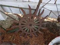 Garden art hoe wheel