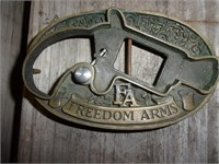 Belt buckle Freedom arms No Pistol with it