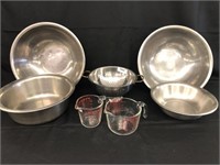 4 Stainless Steel Bowls, Colander, 2 Measuring Cup