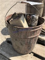 bucket metal planter plates, JD cans