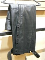 Size M Z1R black leather Sabot chaps