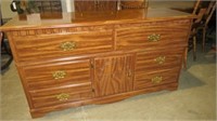 STANDARD DRESSER 6 DRAWER 1 DOOR