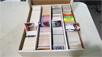 LARGE COLLECTION SPORTS CARDS