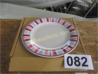 SET OF 4 STARS AND STRIPES DINNER PLATES W/BOX