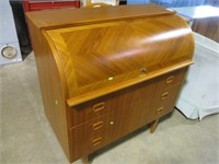 DRUM STYLE ROLL-TOP NEWER DESK