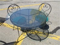 WROUGHT IRON ICE CREAM SET WITH 2 CHAIRS