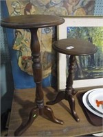2 SMALL PEDESTAL TABLES 23 X 30