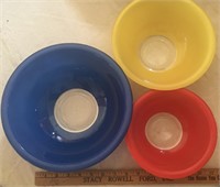 Colorful Pyrex Bowl Set